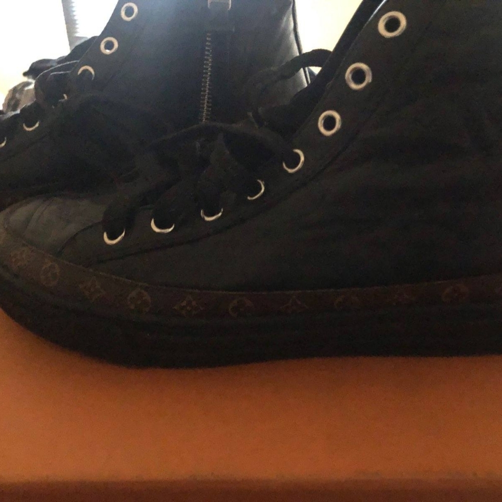 Louis vuitton sneakers
